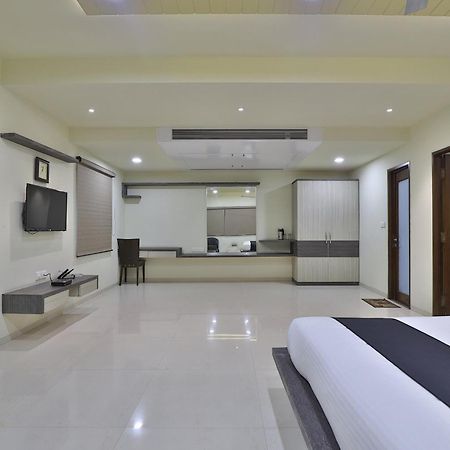 Atithi Resort Bharuch Esterno foto