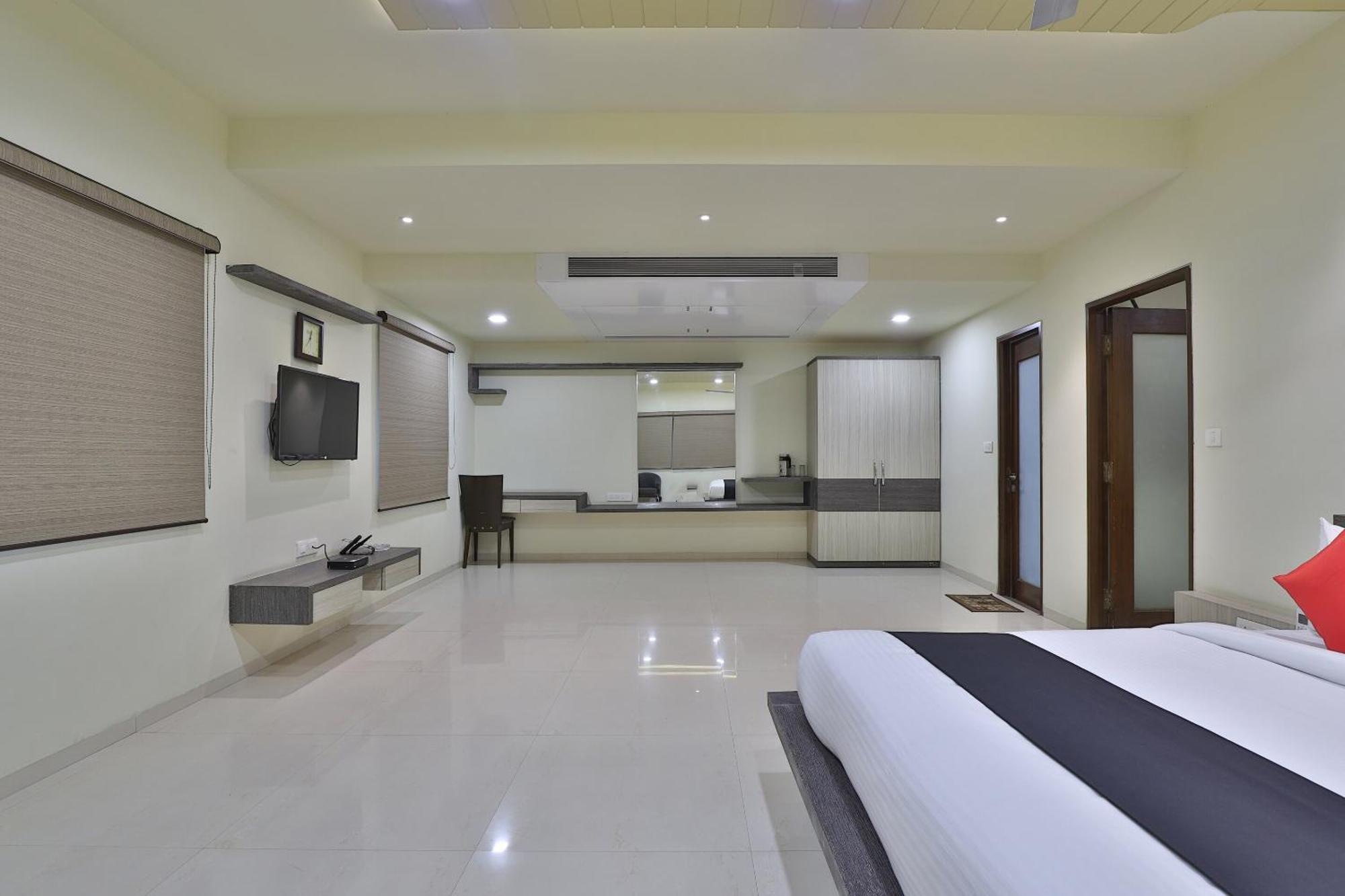 Atithi Resort Bharuch Esterno foto