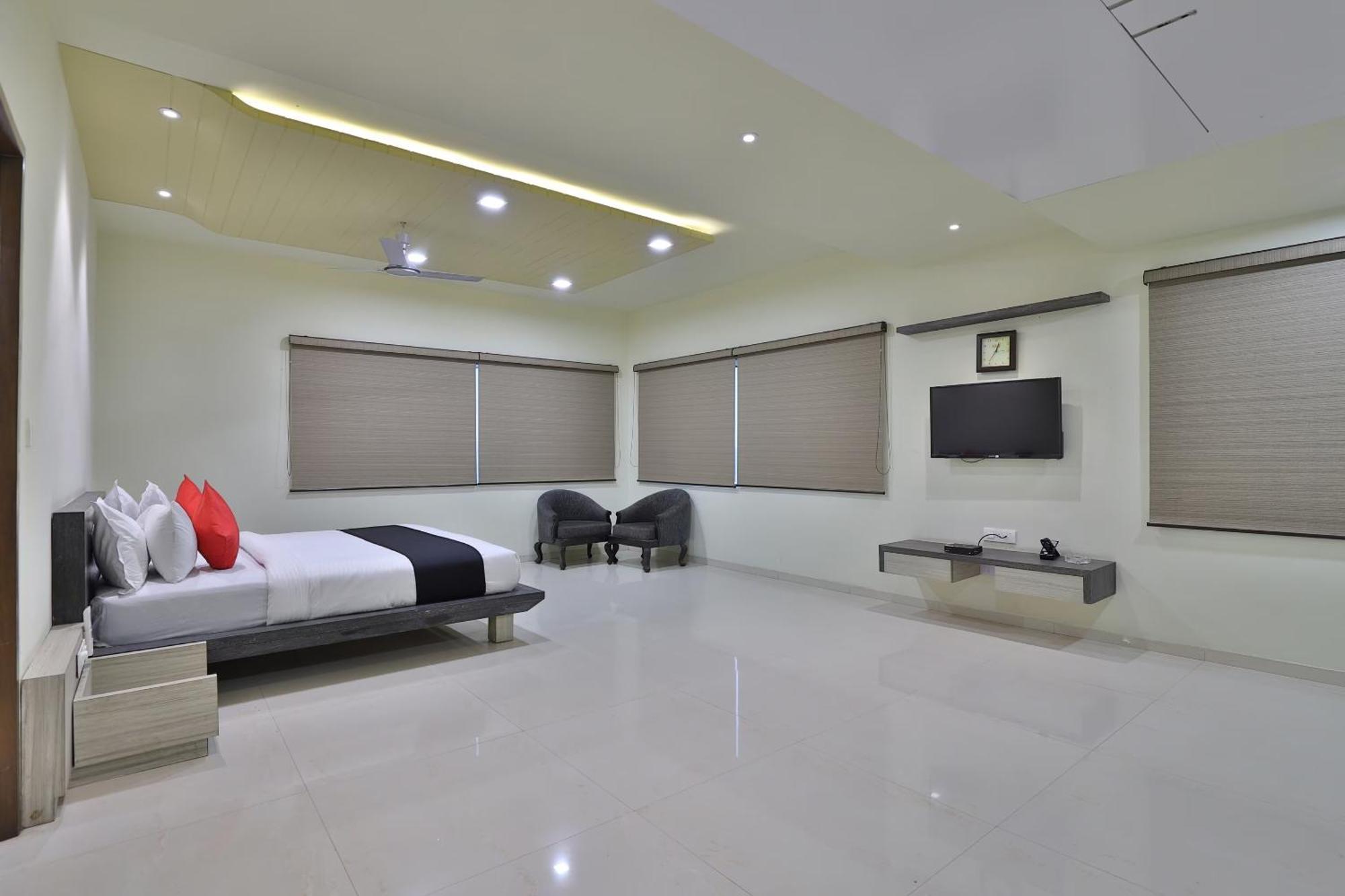 Atithi Resort Bharuch Esterno foto
