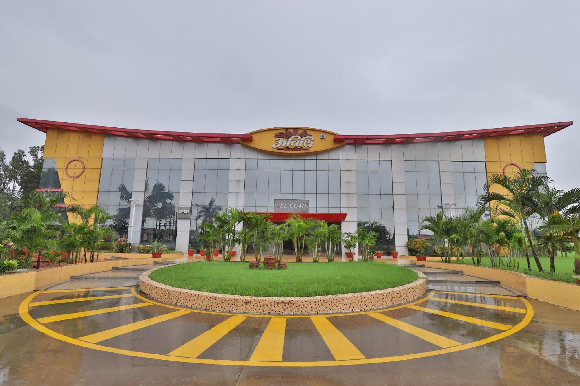 Atithi Resort Bharuch Esterno foto