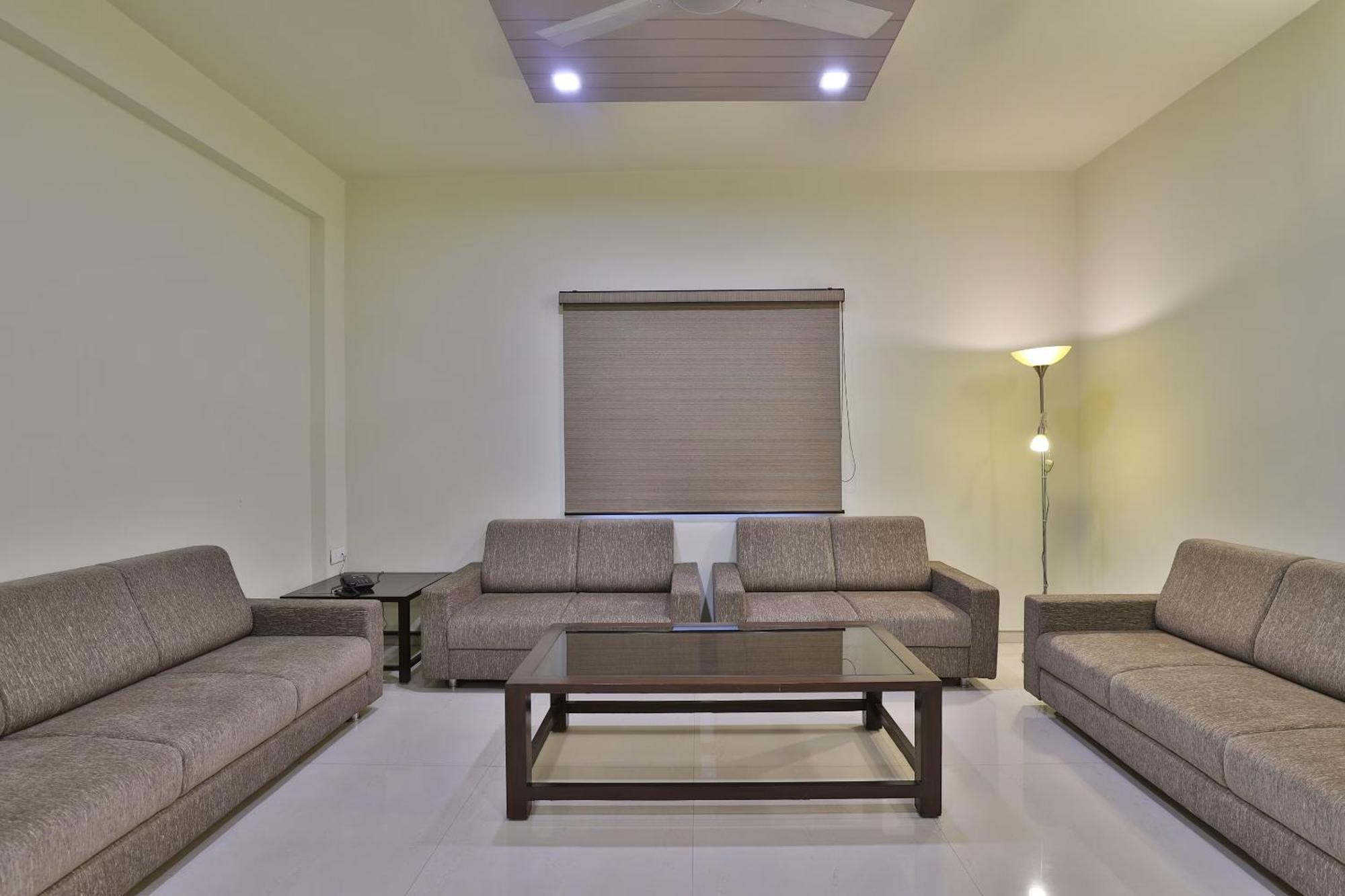 Atithi Resort Bharuch Esterno foto